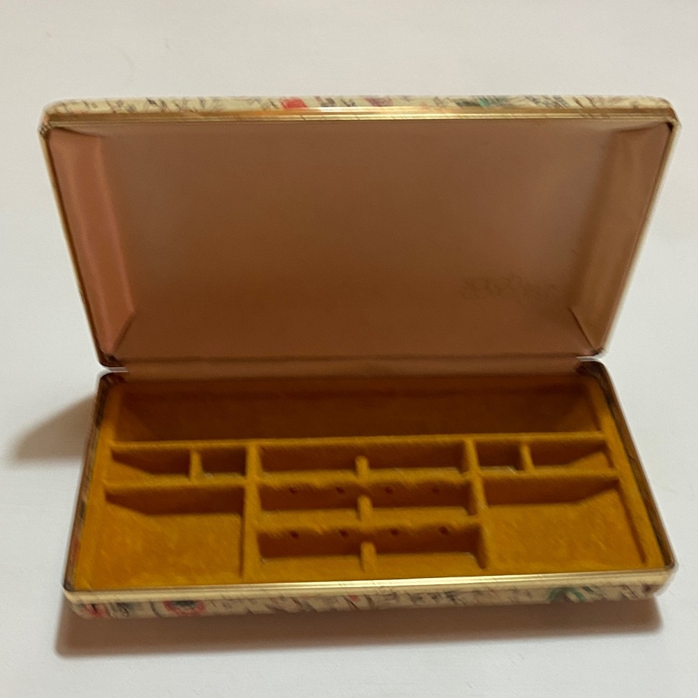 Vintage Sarah Coventry Jewelry Box